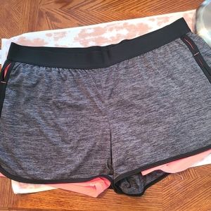 Danskin workout short